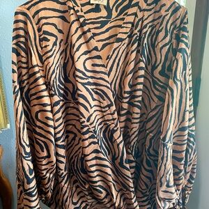 GIGIO
BOHO PRINT DOLMAN PUFF SLEEVE Blouse